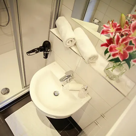 Hentschels 3*